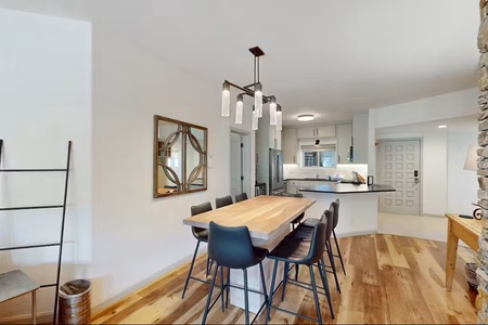 Dining area with seating for 8