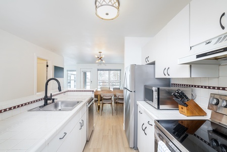 Kitchen - fully appointed