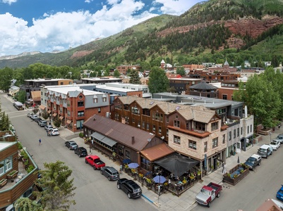 Pine Street C - Ballard Views by Curate Telluride adjacent to Smugglers Brew Pub