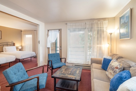 Quaint 2 bedroom, 1 bath condo just 2 blocks to skiing and 2 blocks to town park