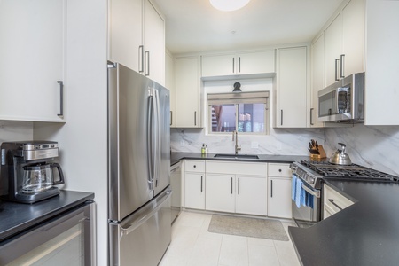 Updated and fully appointed kitchen