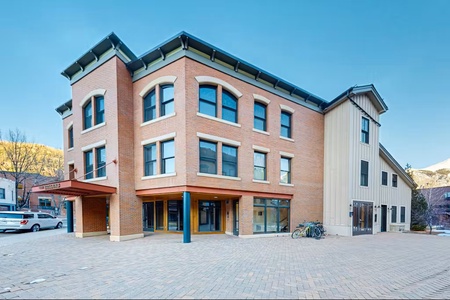 A beautiful west facing condo with 180 degree views