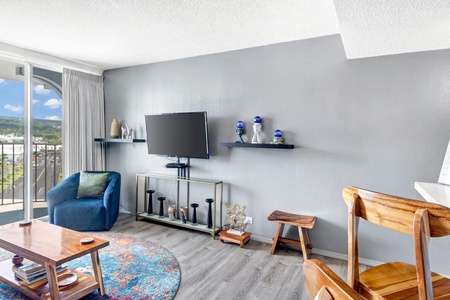 hilo-lagoon-911-living-02