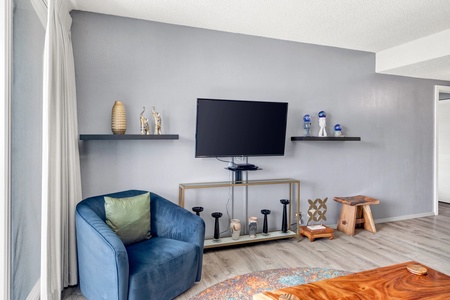 hilo-lagoon-911-living-05