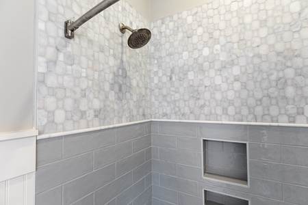 2nd Floor RIGHT Queen Bathroom