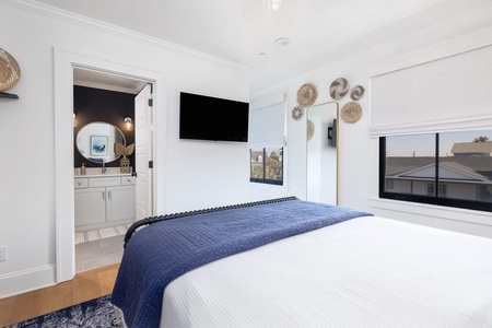 Queen Bedroom