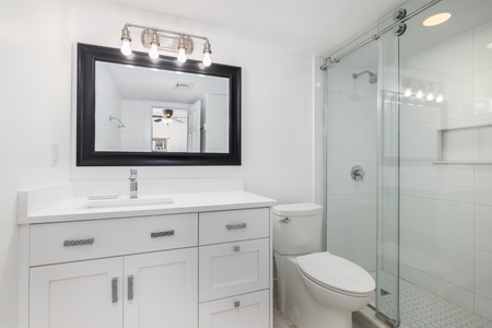 King En Suite Bathroom