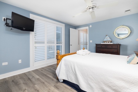 Queen Bedroom #2