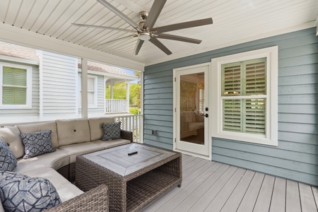 Screened-in Porch