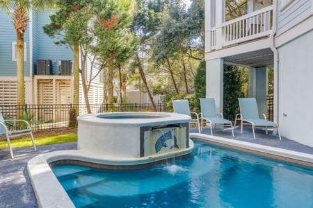 Elevated hot tub