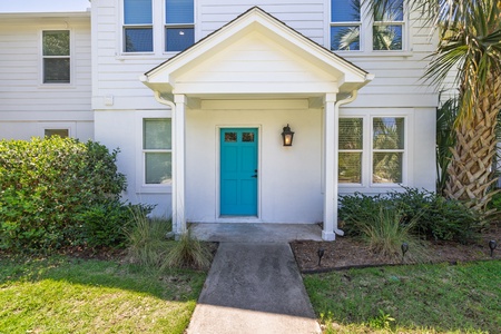Coastal charm awaits at Sandy Cheeks