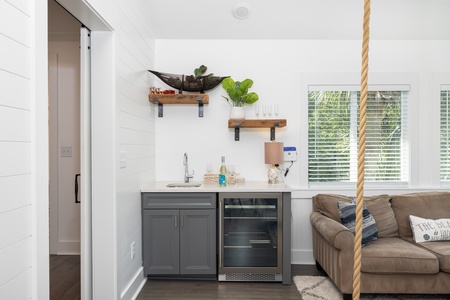 Prepare your favorite island treat at your wet bar