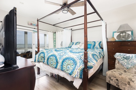 Oceanfront Queen Bedroom