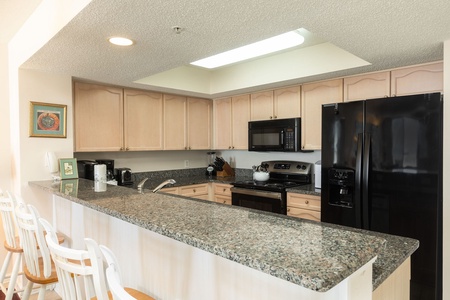 Breakfast bar to kitchen