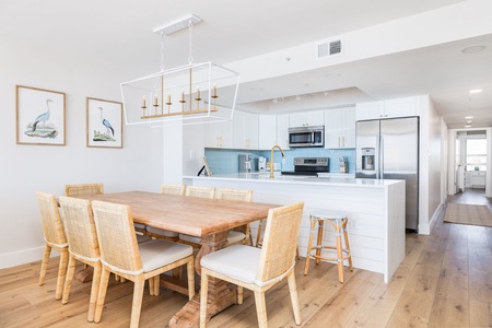 Dining room to kitchen