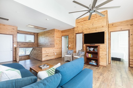 Top Floor Oceanfront Living Room