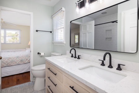 A Jack and Jill bathroom connects your King bedroom and Queen-Twin rooms
