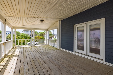Covered Side Deck