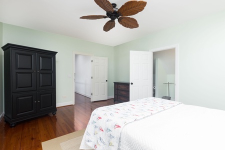 Queen Bedroom