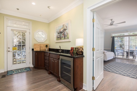 Downstairs Wet Bar & Fridge