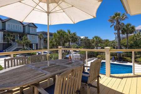 Dining Overlooking the Pool