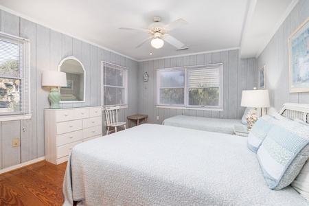 first floor queen and twin