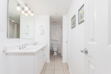 Shared Hallway Full Bathroom