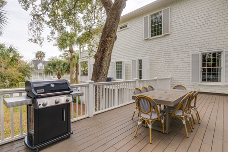 Outdoor Dining Area