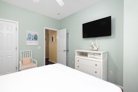 Queen Bedroom