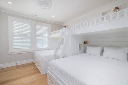 2nd Floor Bunk Room