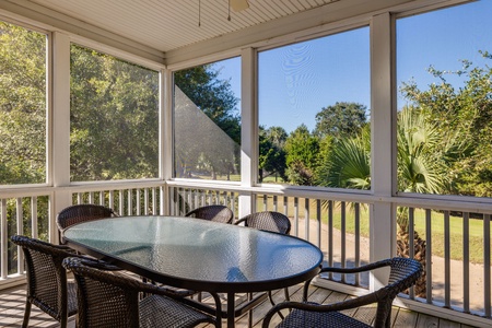 Screened in Back Porch