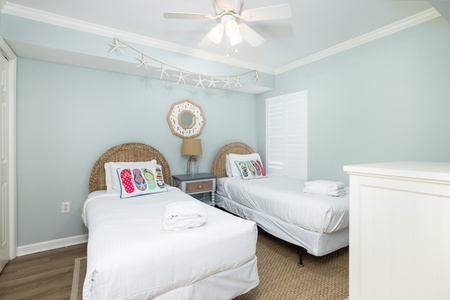 A View to Remember offers two twin beds, perfect for the younger guests