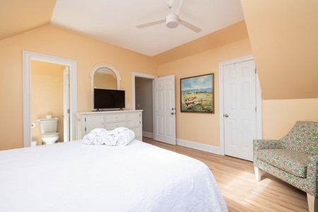 Third Floor Queen Bedroom