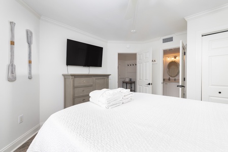 Queen Bedroom