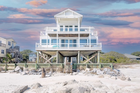 Welcome to Saylors' Malibu, a stunning fusion of coastal culture that beautifully blends the relaxed West Coast style with the laid-back East Coast vibe