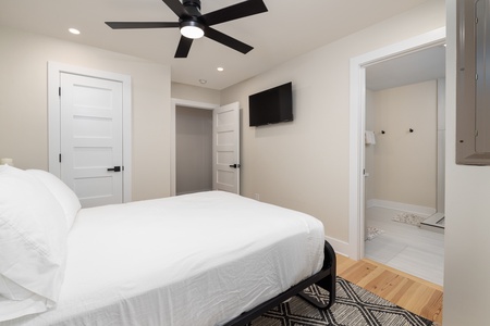 Queen Bedroom