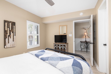 Queen Bedroom