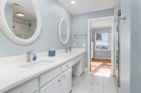 jack and Jill with double vanity