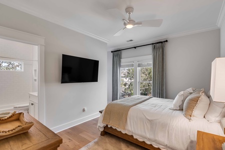 Upstairs queen bedroom