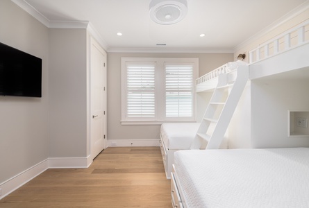 2nd Floor Bunk Room