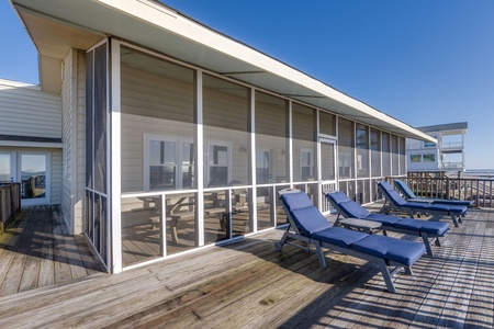 Both screened and open porch