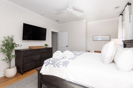 Upstairs King Bedroom