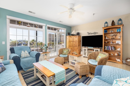 Your nautical living room sets the tone for your beach vacation