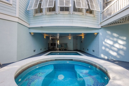 Elevated hot tub