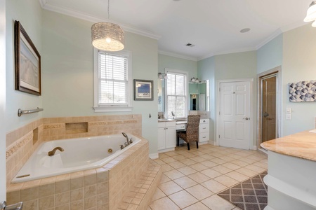 Upstairs Primary Bathroom