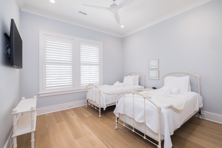 1st Floor Twin Bedroom
