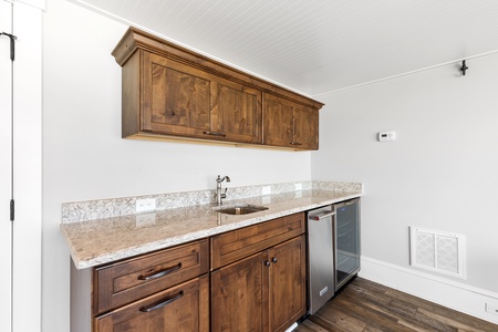 3rd Floor Oceanfront Media Room