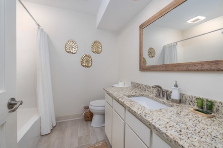 Queen En Suite with Walk-In Shower