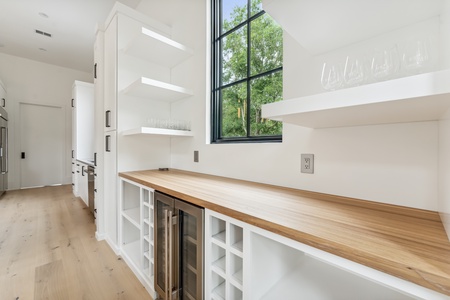 Kitchen Bar Area