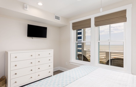 turquoise oceanfront king bedroom